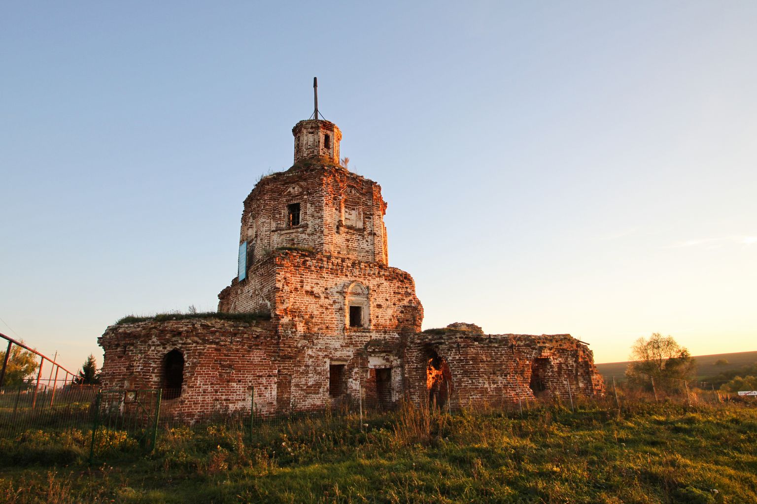 старый храм в селе Осиновка