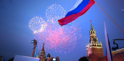 День государственного флага РФ - всероссийский опрос службы Среда sreda.org