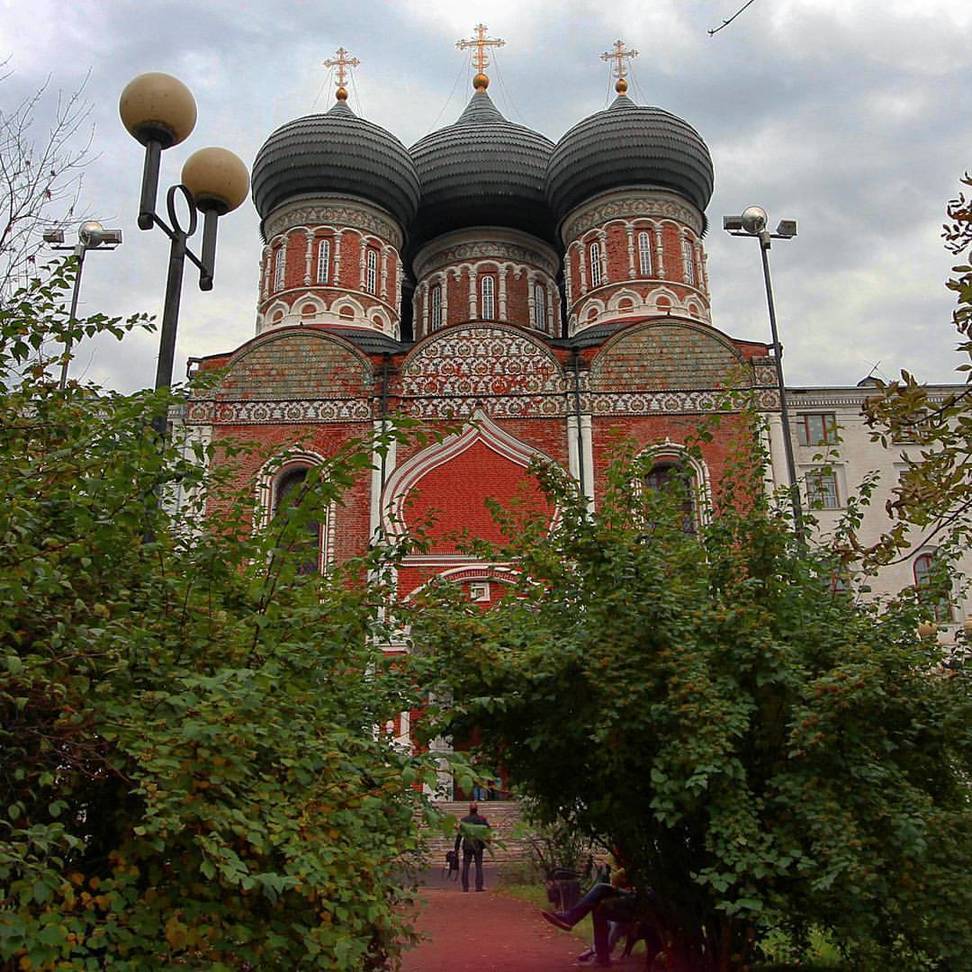 Храм в измайлово. Храм Покрова Пресвятой Богородицы в Измайлово. Храм Покрова Богородицы в Измайлове. Измайловский остров храм Покрова Пресвятой Богородицы. Покровский собор на Измайловском острове.