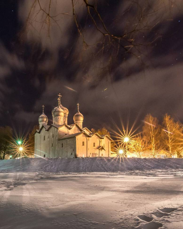 Церковь на берегу Великий Новгород