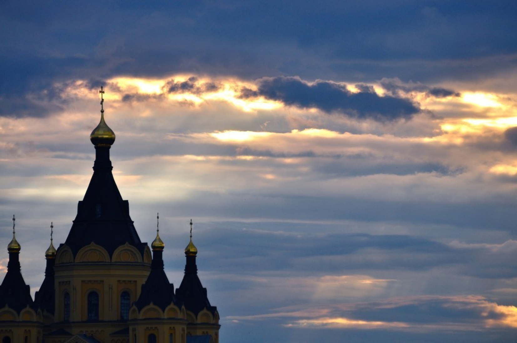 Александро-Невский Новоярмарочный собор в закате